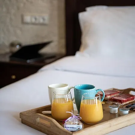 Otel Porto Antico Hanya